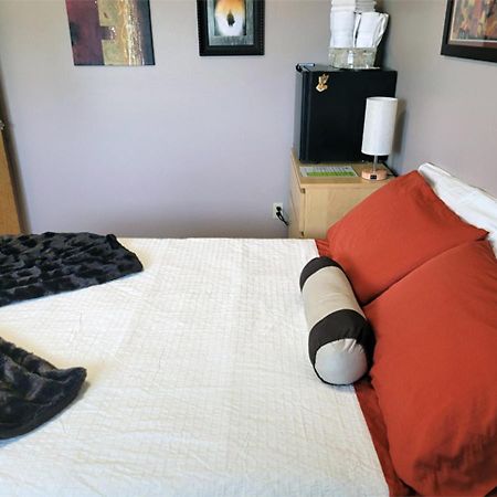 The Dewberry Homestay B&B Edmonton Kültér fotó