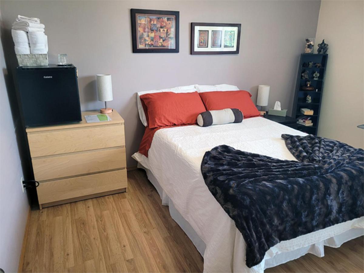 The Dewberry Homestay B&B Edmonton Kültér fotó